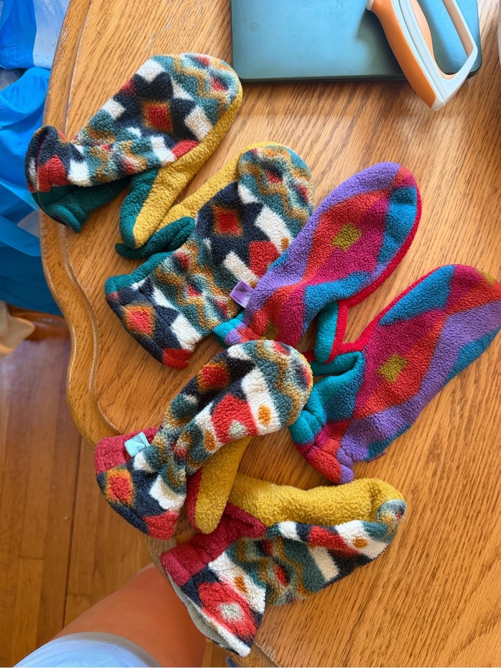 Kids Multicolor Fleece Mittens - Cozy Patterned Winter Gloves